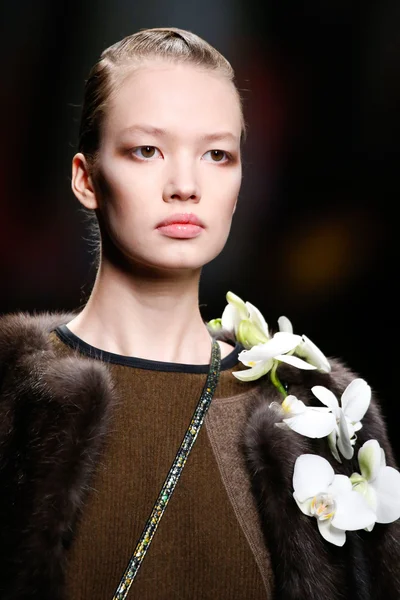 Look 48